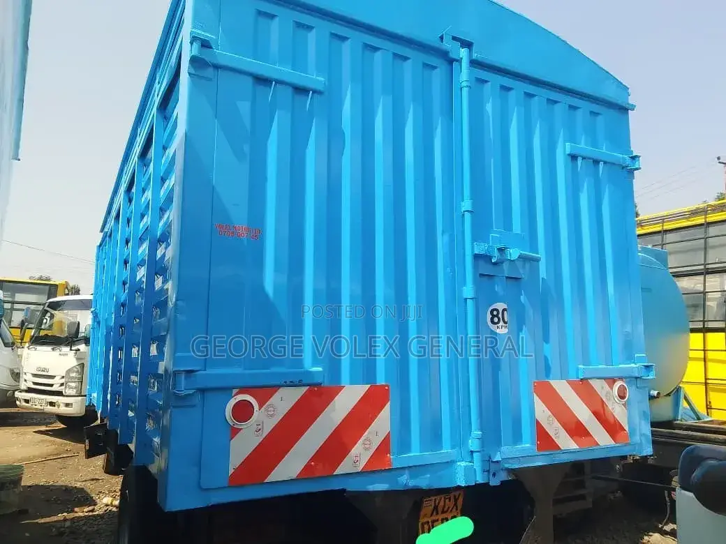 Isuzu NPR Track