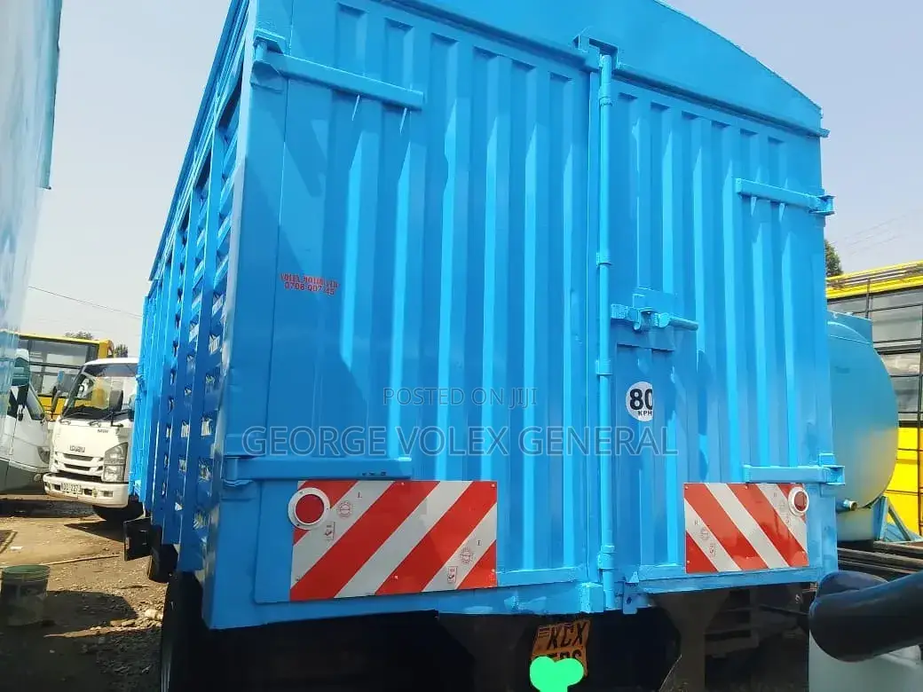 Isuzu NPR Track