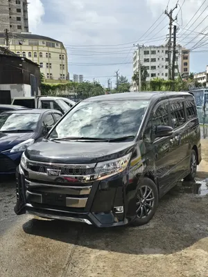 Toyota Noah 2017 Black