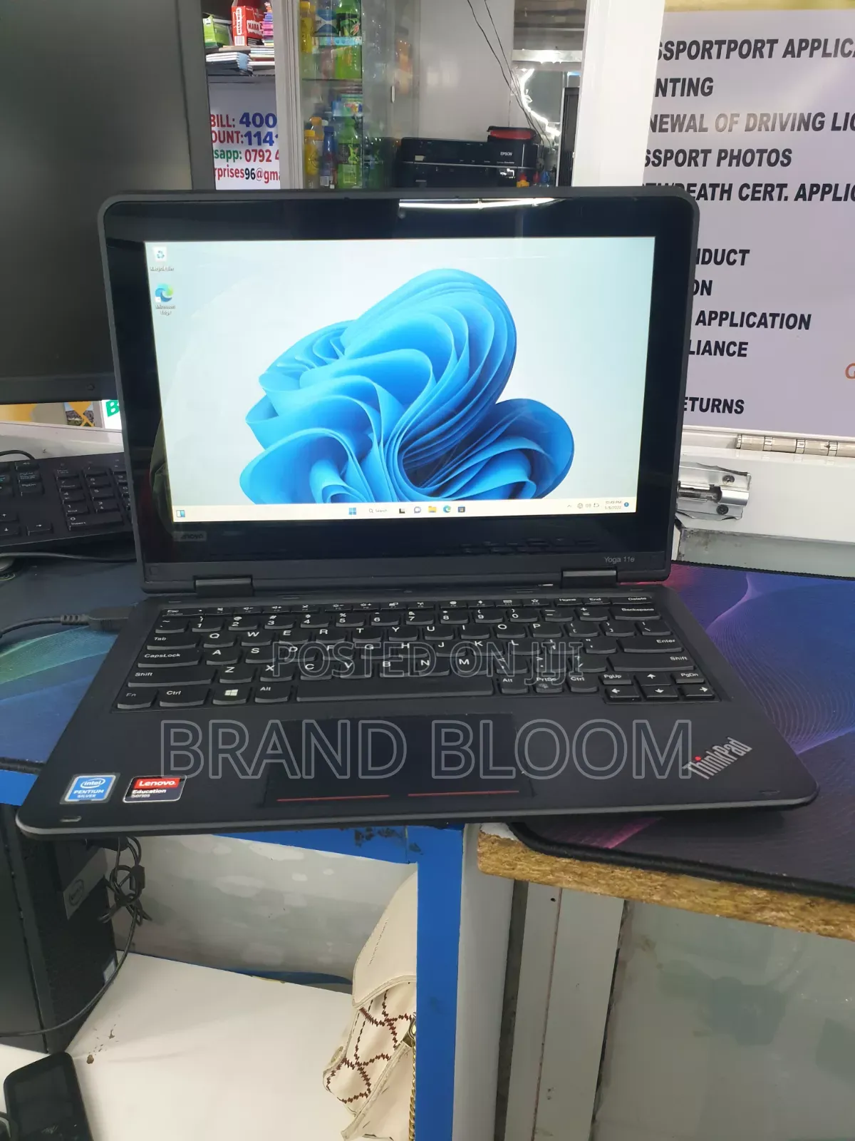 Laptop Lenovo Yoga 11e 4GB Intel Pentium HDD 160GB