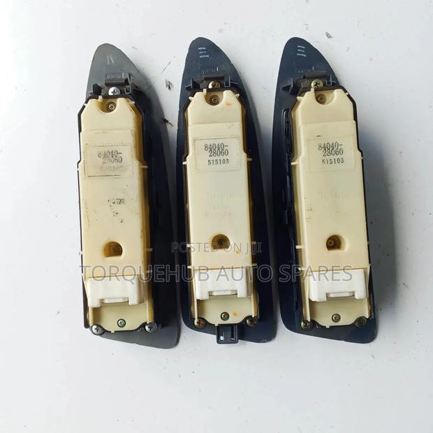 Toyota Noah Window Switch - thumbnail 2