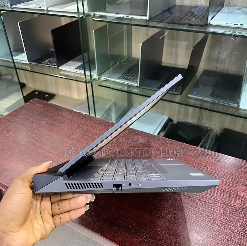 Laptop Dell G15 5530 16GB Intel Core i7 SSD 1T