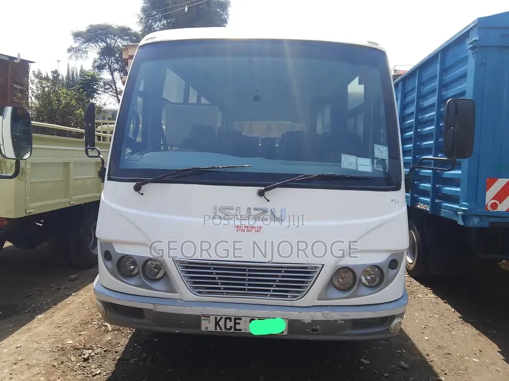 Isuzu NQR 2015 White