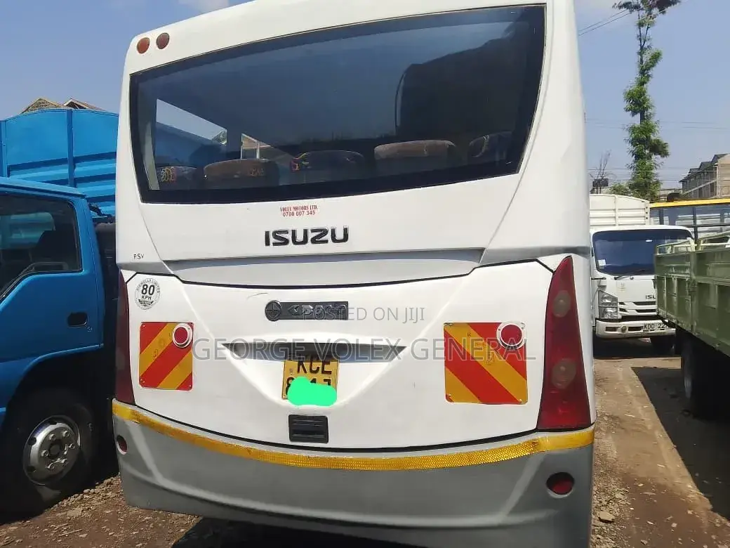 Isuzu NQR 2015 White