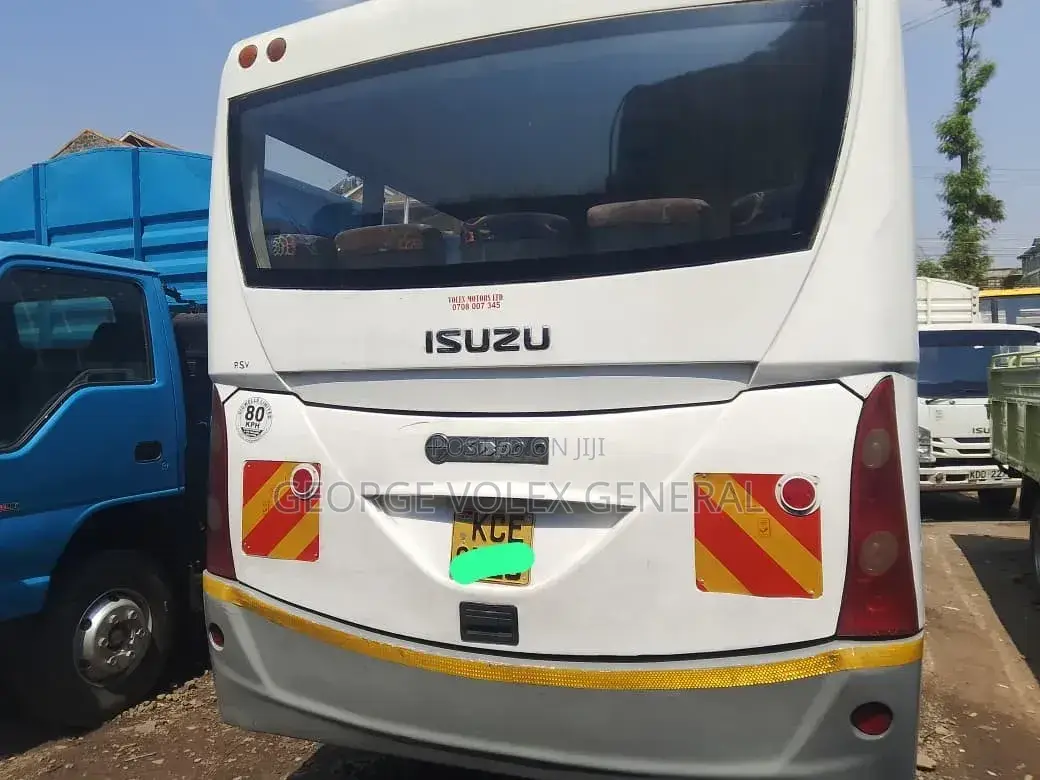 Isuzu NQR 2015 White