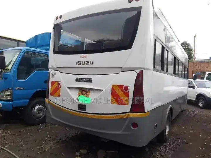 Isuzu NQR 2015 White
