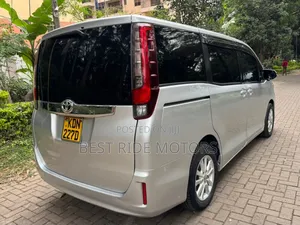 Toyota Noah 2.0 FWD (8 Seater) 2016 Silver