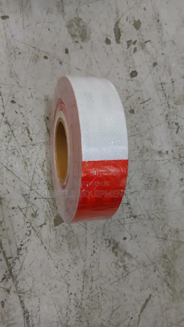 Reflective Tape 50mmx50mtrs - thumbnail 4