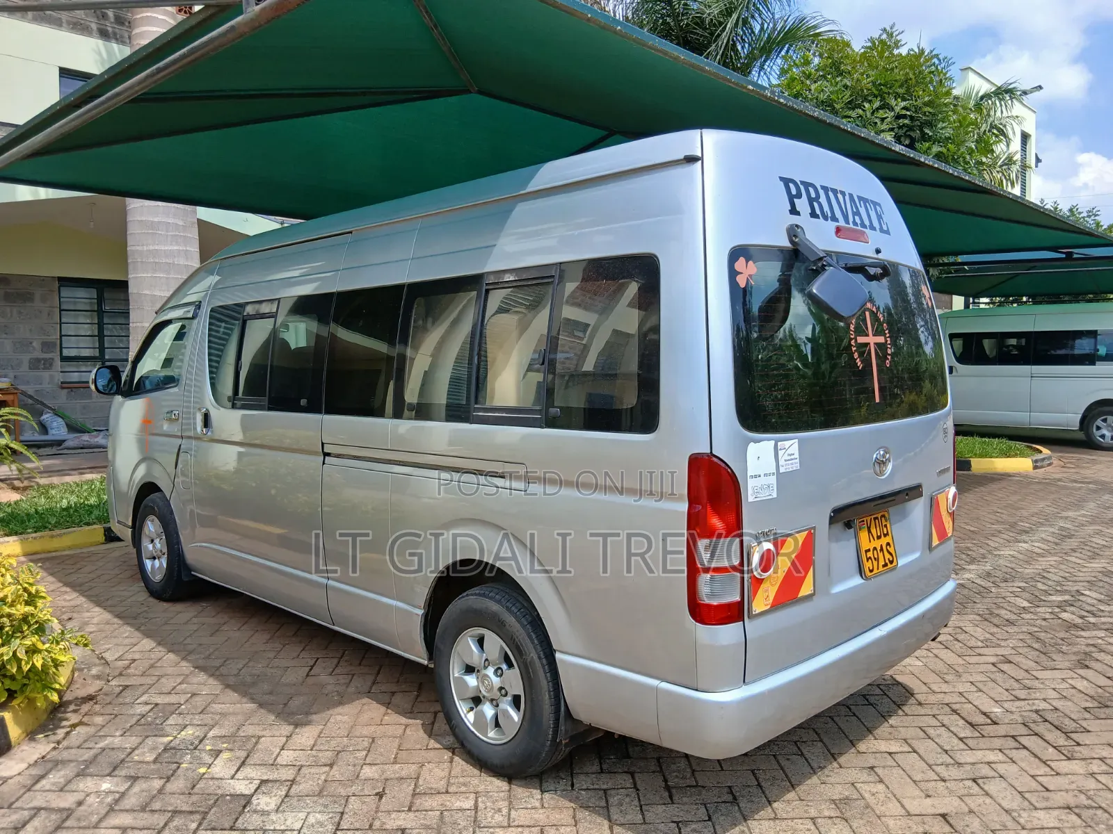 Toyota HiAce 2014 Silver