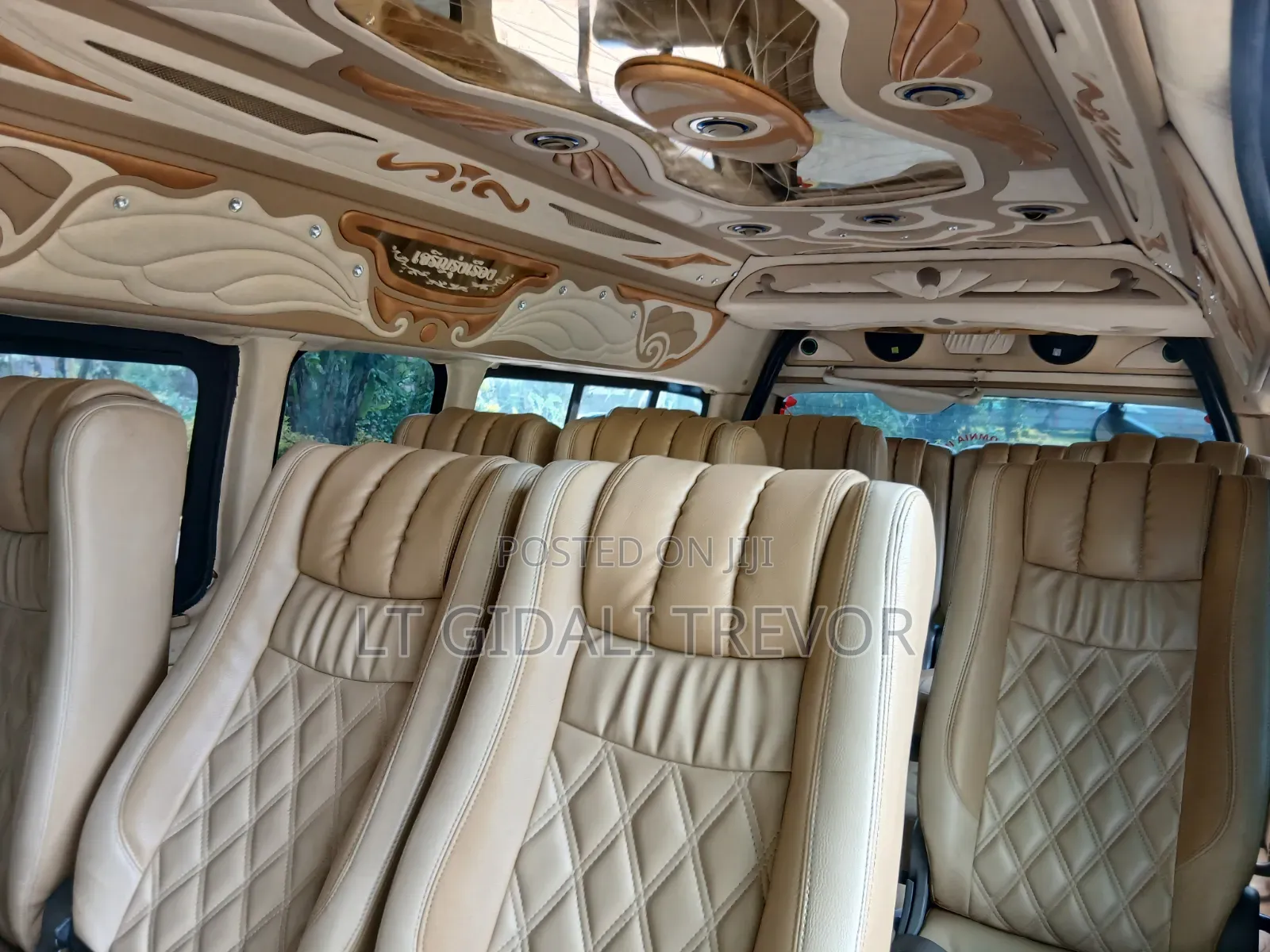 Toyota HiAce 2014 Silver