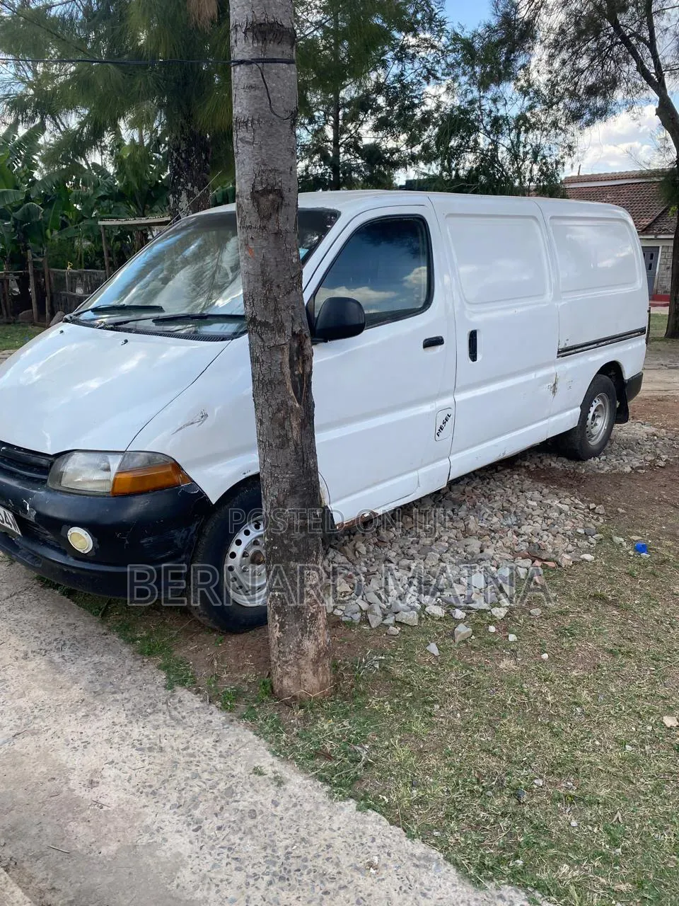 Toyota HiAce 1997 White