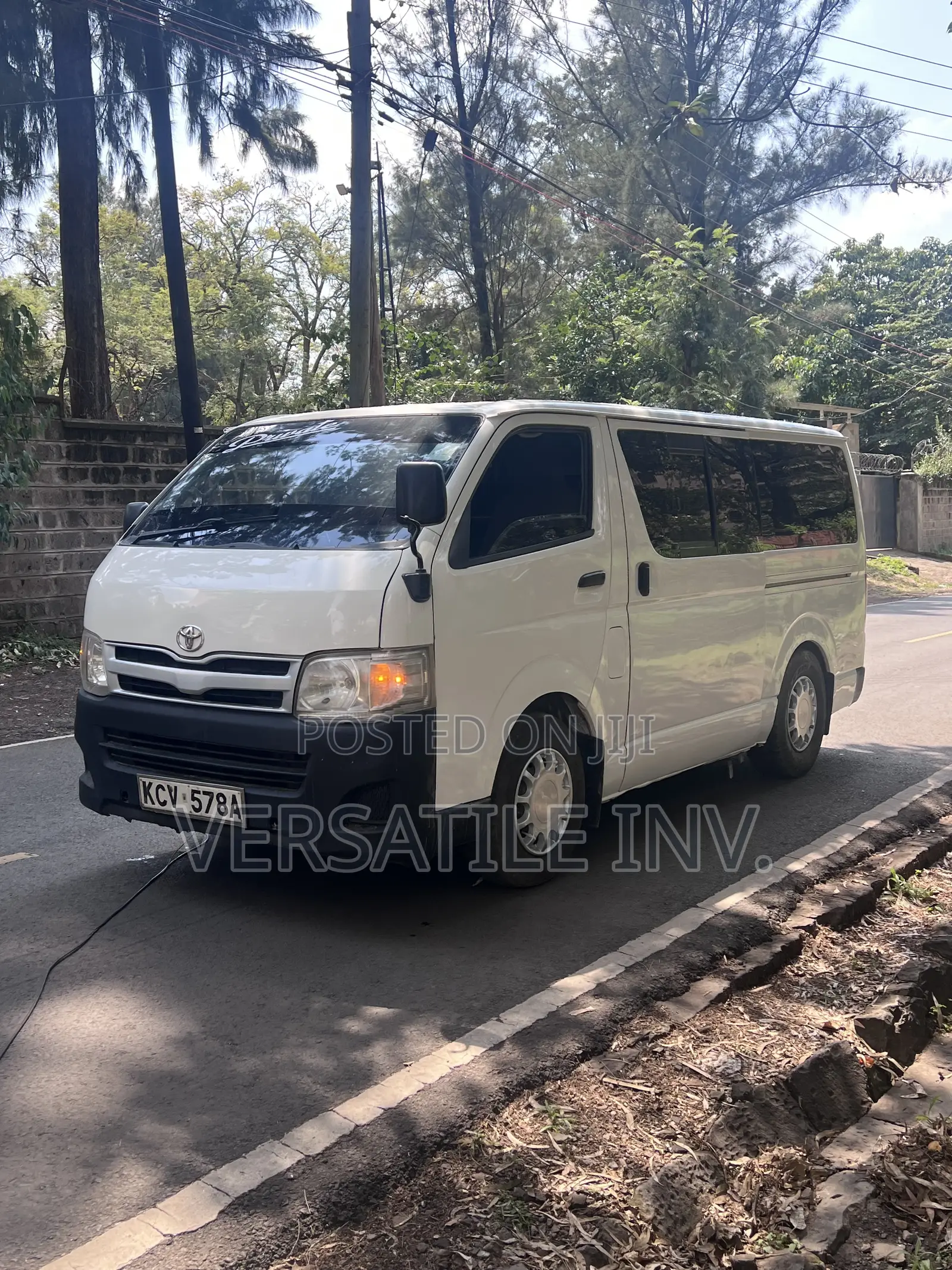 Toyota HiAce 2013 White
