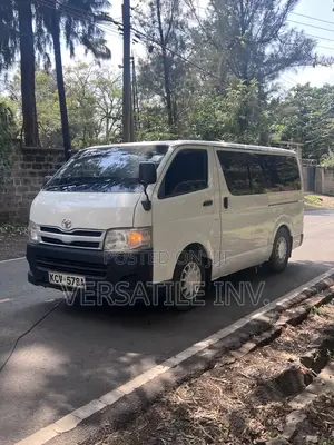 Toyota HiAce 2013 White