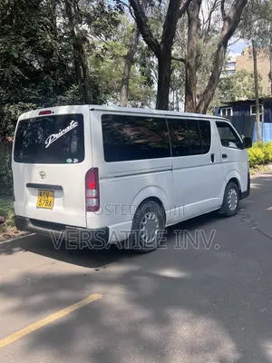 Toyota HiAce 2013 White