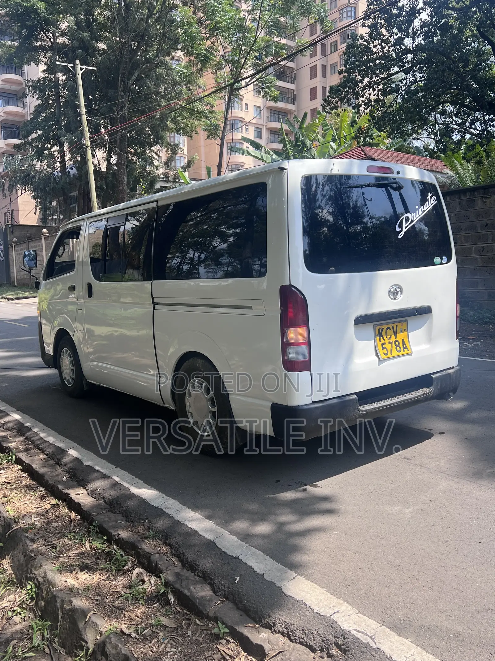 Toyota HiAce 2013 White