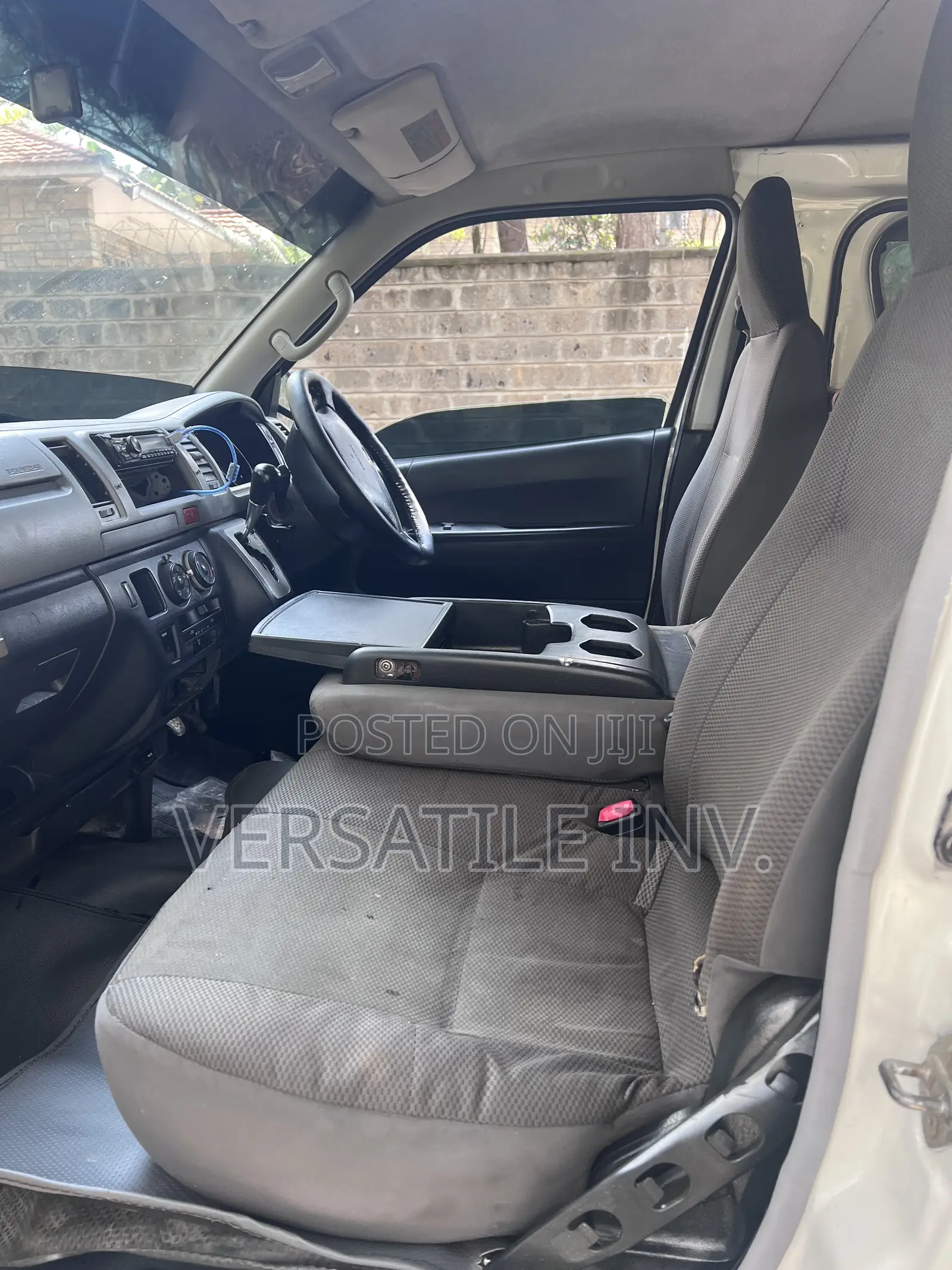 Toyota HiAce 2013 White