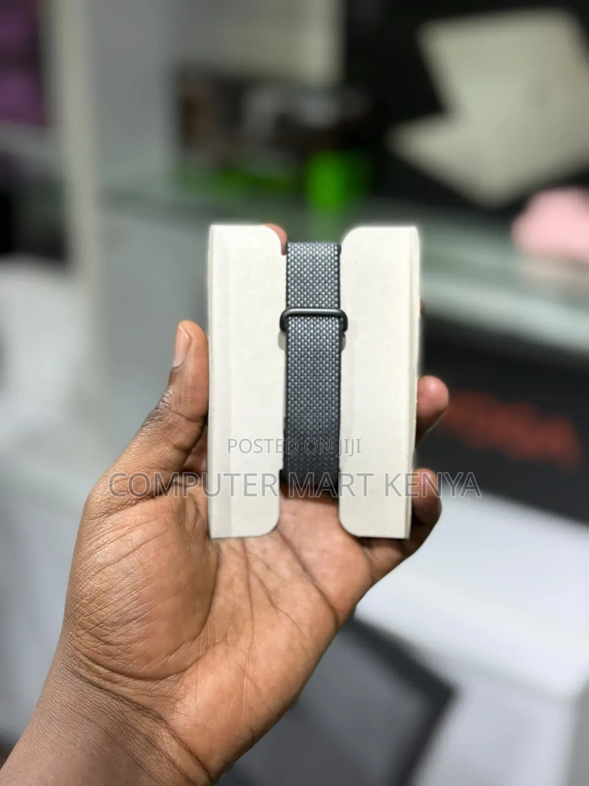 Fitbit Air, Screenless, Lightweight Fitness Activity Tracker.