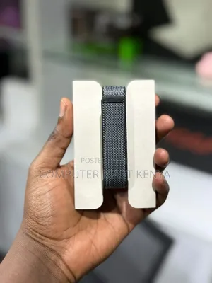 Fitbit Air, Screenless, Lightweight Fitness Activity Tracker.