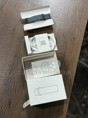 Fitbit Air, Screenless, Lightweight Fitness Activity Tracker.