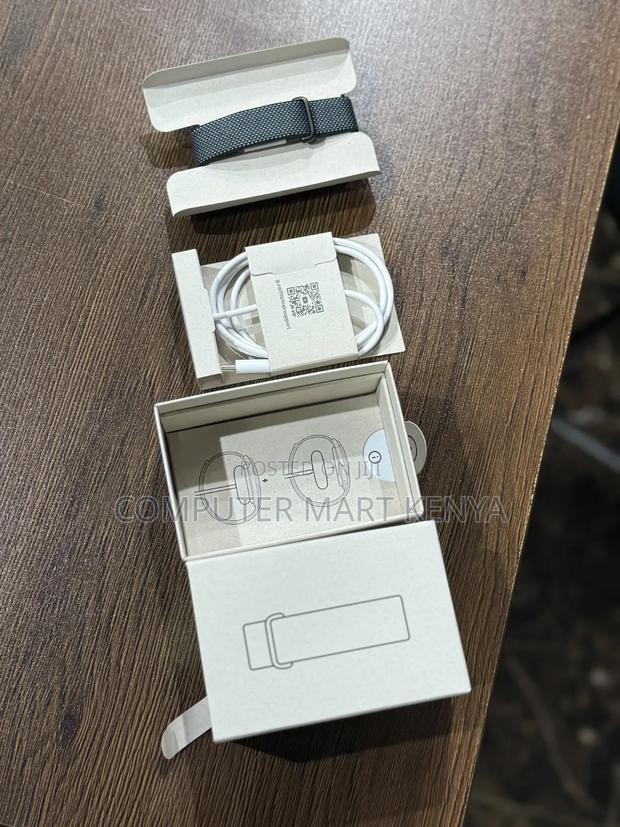 Fitbit Air, Screenless, Lightweight Fitness Activity Tracker. - thumbnail 4