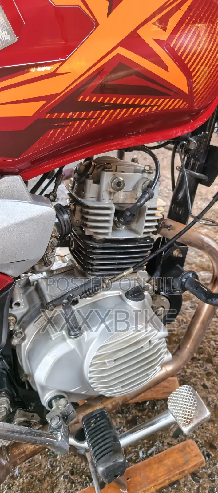 TVS HLX Plus ES 2021 Red