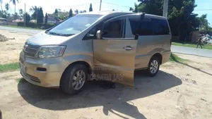Toyota Alphard 2013