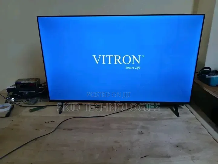 Vitron 43" Qled Smart