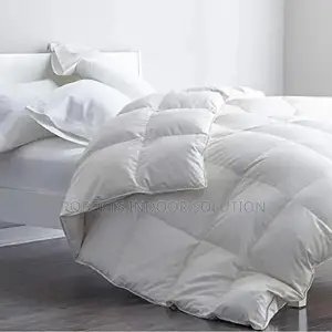 Airbnb Unbinded Duvet Set