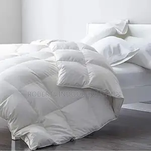 Airbnb Unbinded Duvet Set