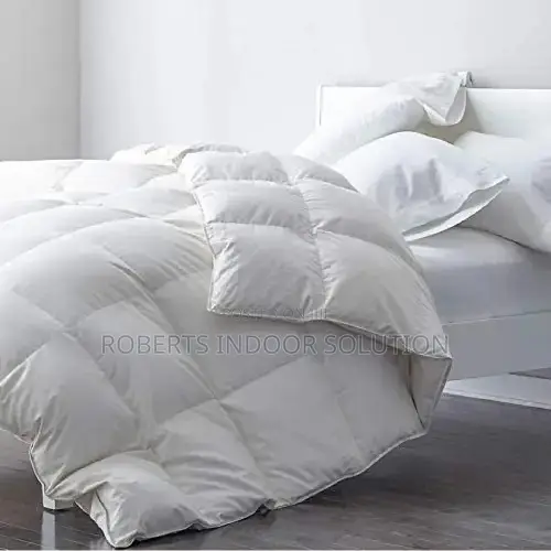 Airbnb Unbinded Duvet Set