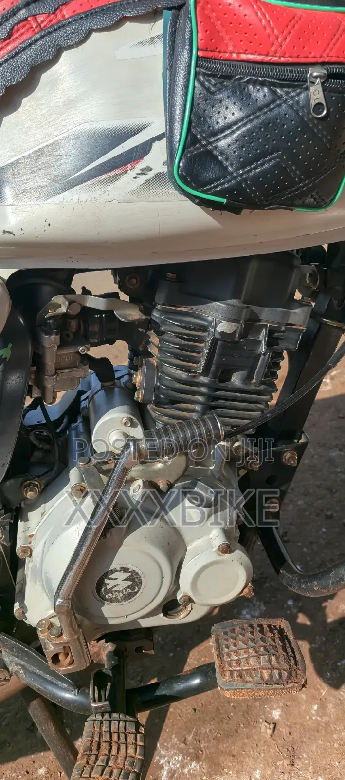 Bajaj Boxer 150 UG 2020 White