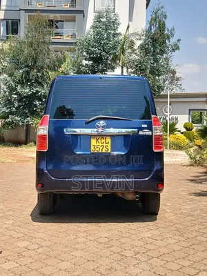 Toyota Noah 2009 Blue