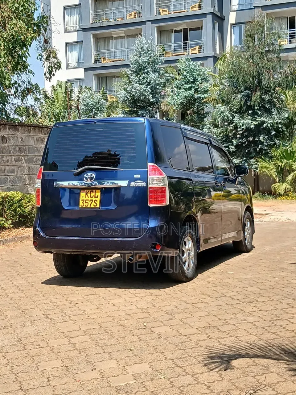 Toyota Noah 2009 Blue