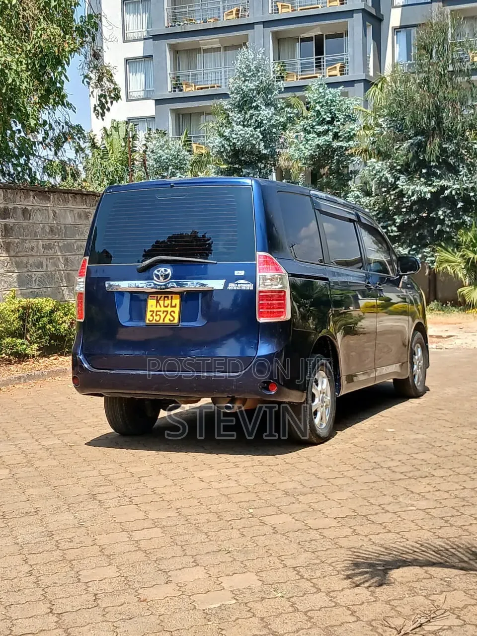 Toyota Noah 2009 Blue