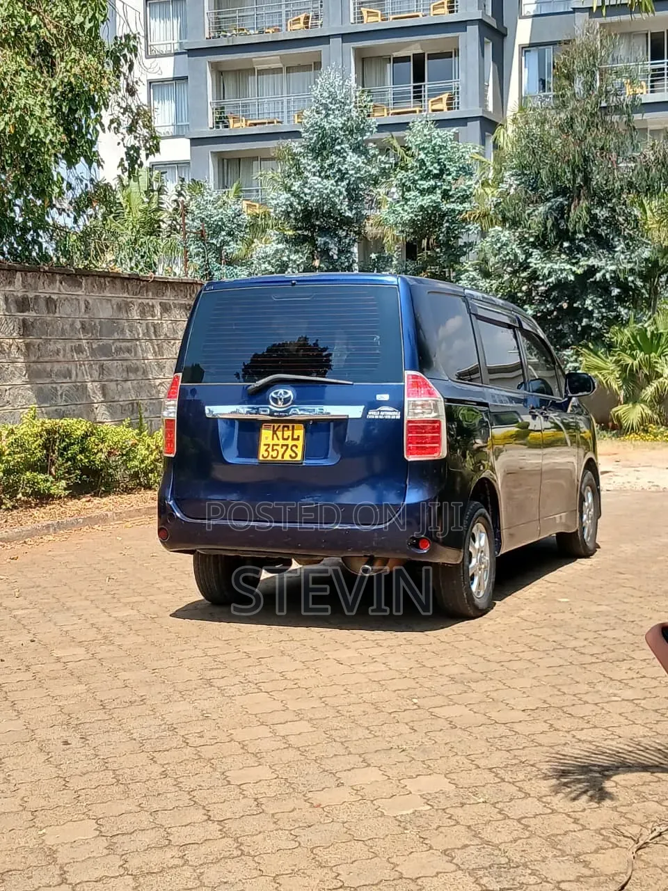 Toyota Noah 2009 Blue