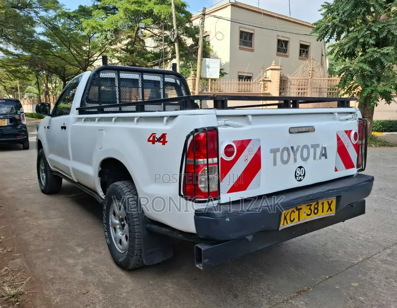 Toyota Hilux 2012 White