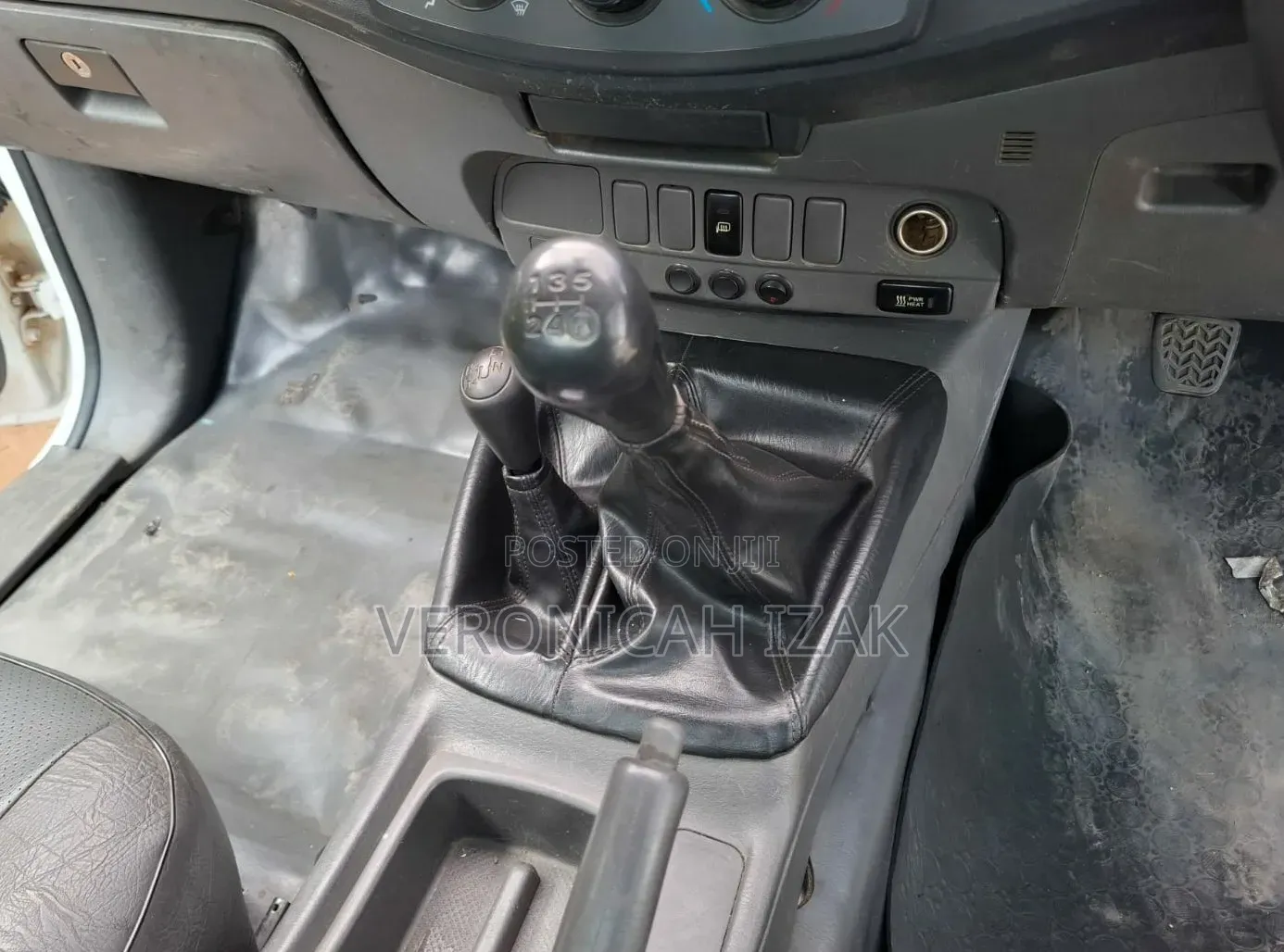 Toyota Hilux 2012 White