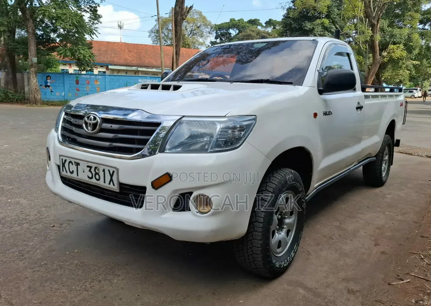 Toyota Hilux 2012 White