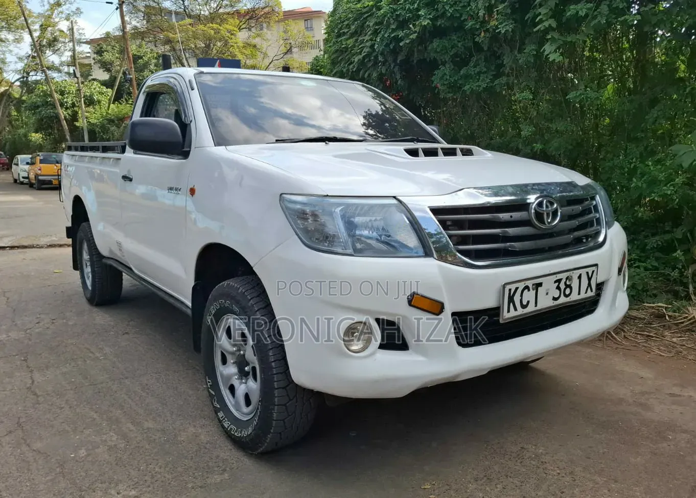 Toyota Hilux 2012 White