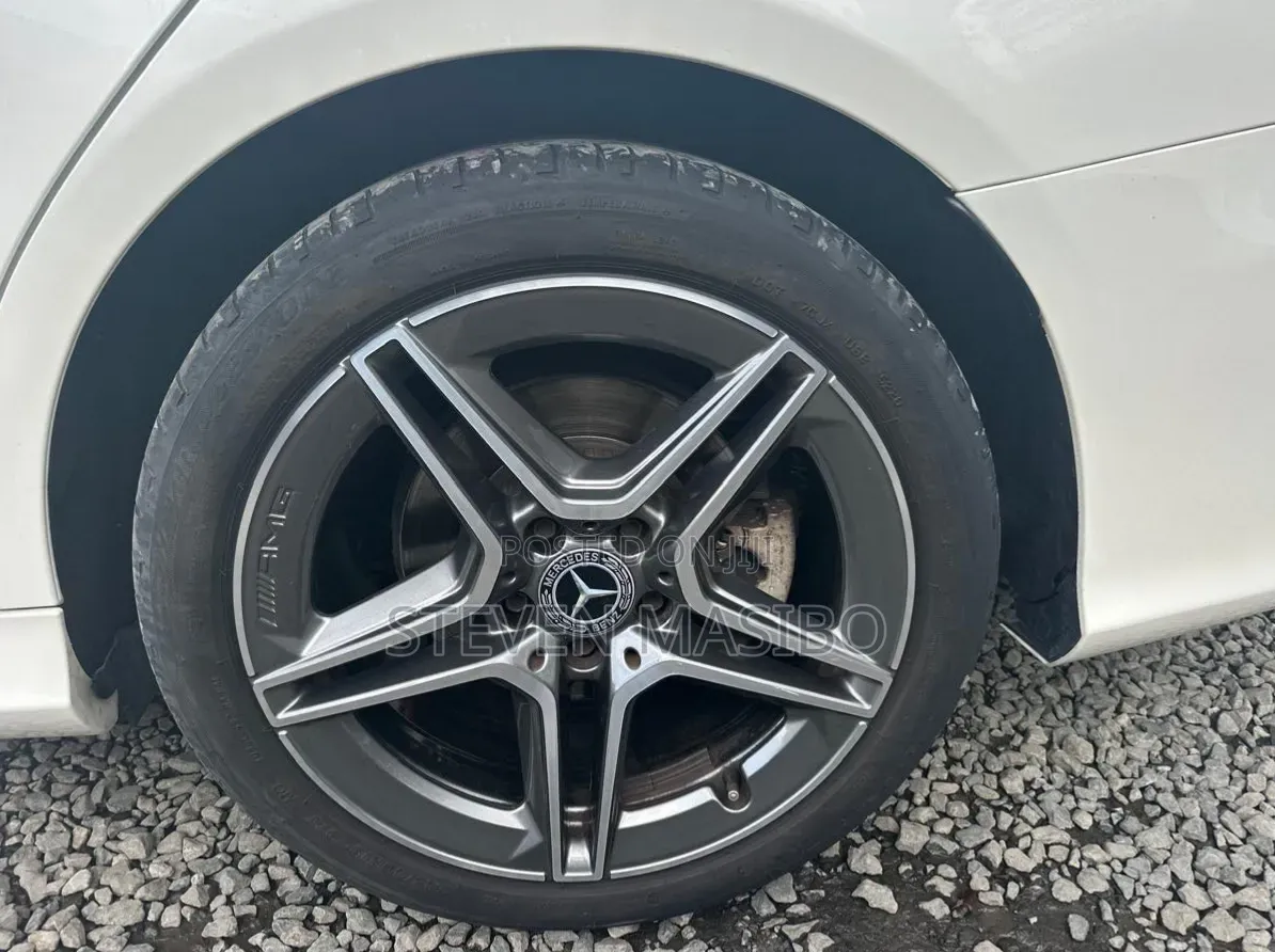 Mercedes-Benz C200 2019 Black