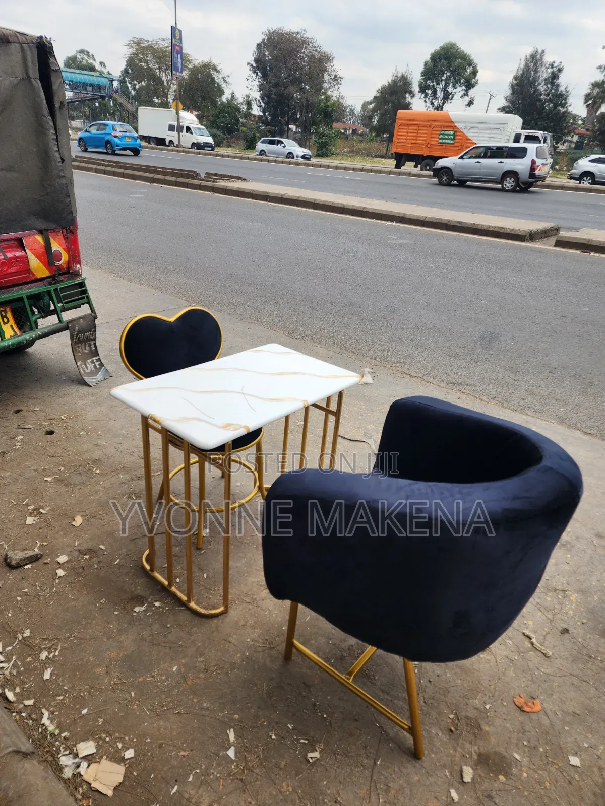 Manicure Styling Chairs and Table Set