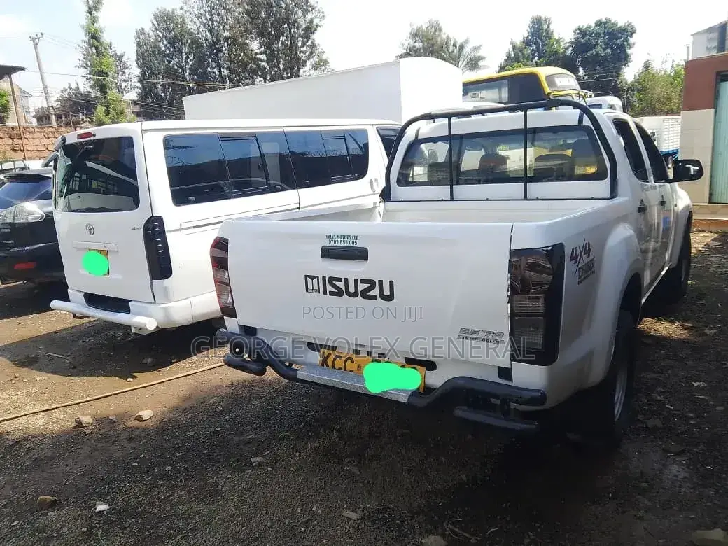 Isuzu D-MAX 2014 White