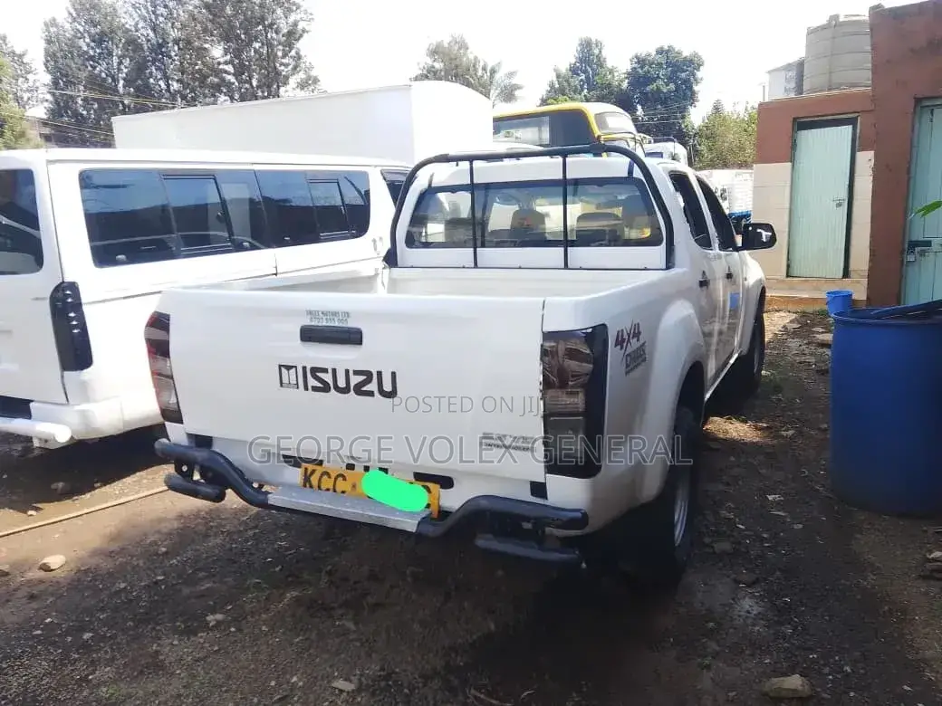 Isuzu D-MAX 2014 White