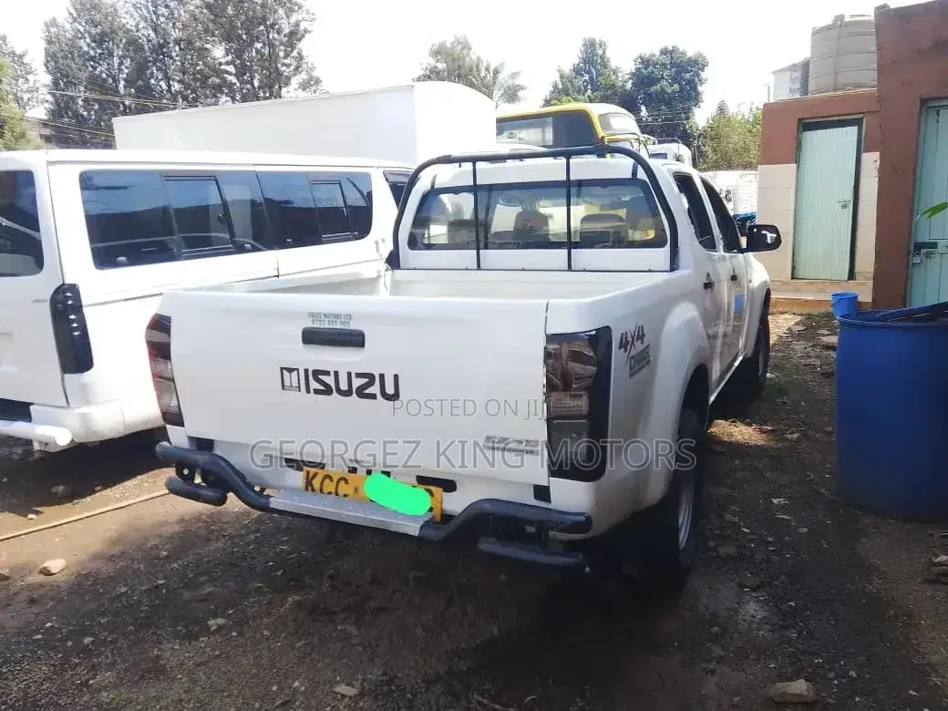 Isuzu D-MAX 2014 White
