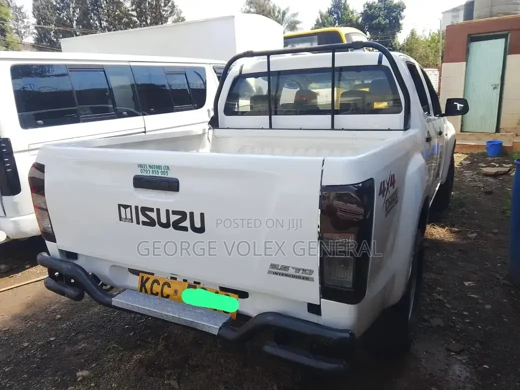 Isuzu D-MAX 2014 White