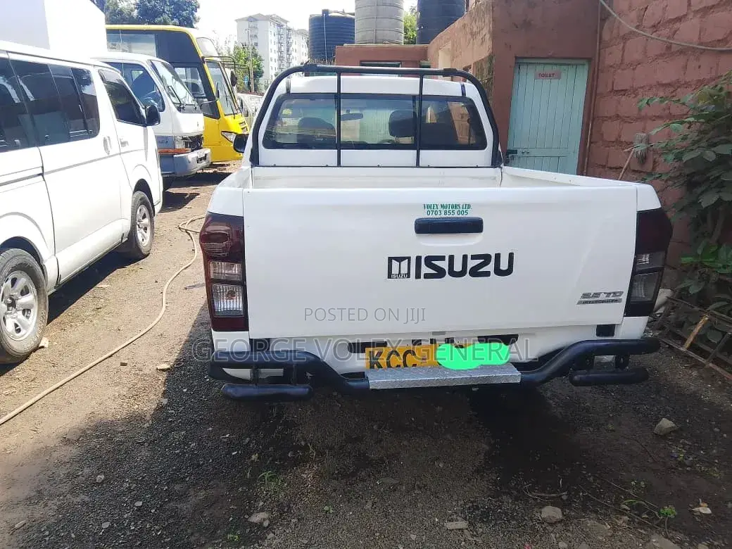 Isuzu D-MAX 2014 White