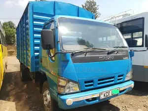 Isuzu NPR Track