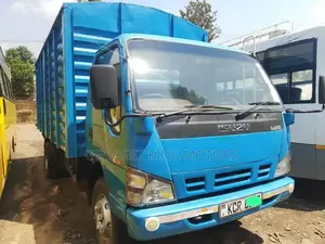 Isuzu NPR Track