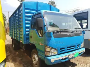 Isuzu NPR Track