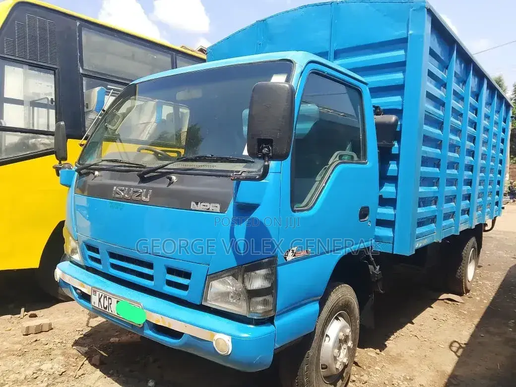 Isuzu NPR Track